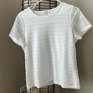 🌴Beautiful white tshirt by Calvin Klein